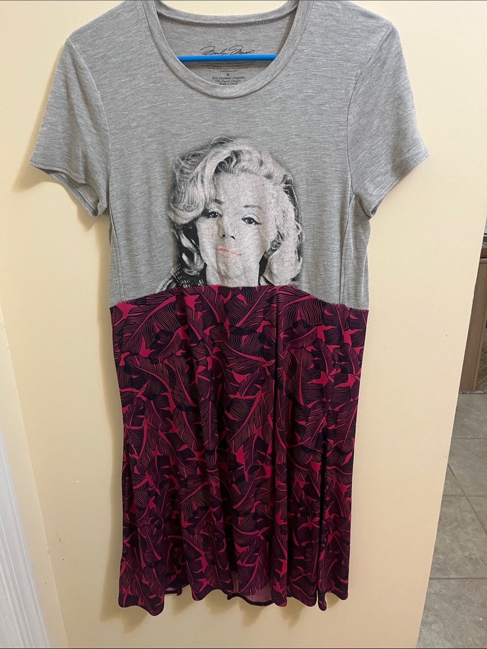 Graphic Marilyn Top with Fuchsia & Black Leaf-Print Skirt